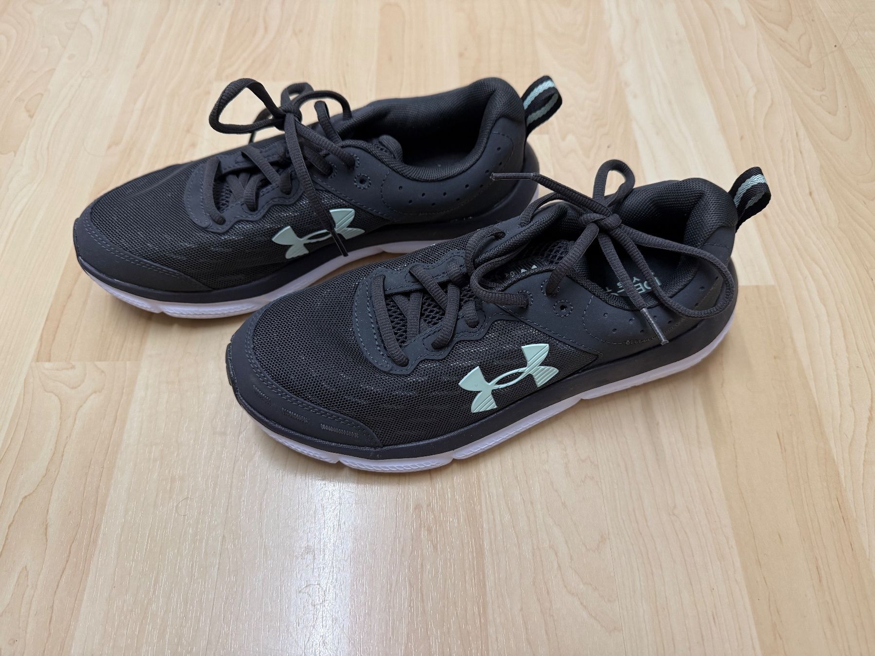 Under Armour Scarpe da donna: Under Armour Charged Assert 10 Laufschuhe Damen Gr.40 – Nuovo (secondo la descrizione) da Siebnen venduto da dte_9kmw