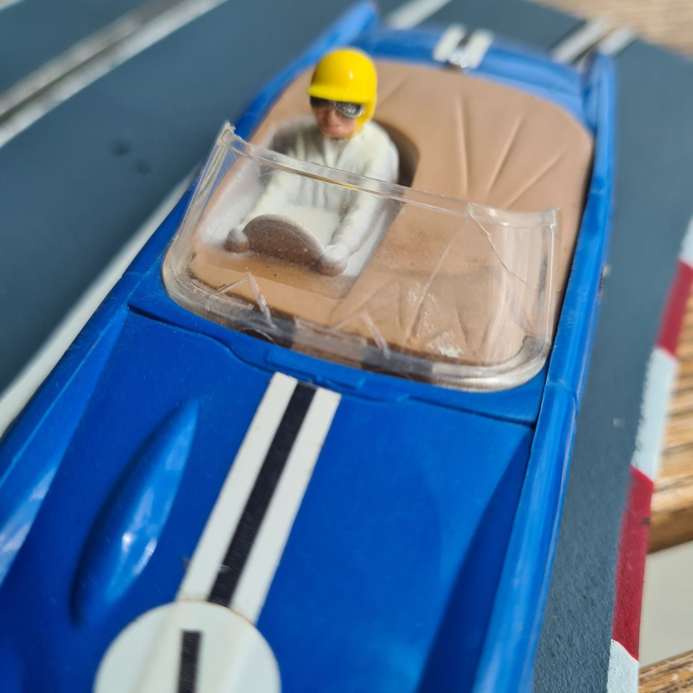 Piste: SCALEXTRIC TRIUMPH TR4 – Usato da Basel venduto da Solarbebop 3