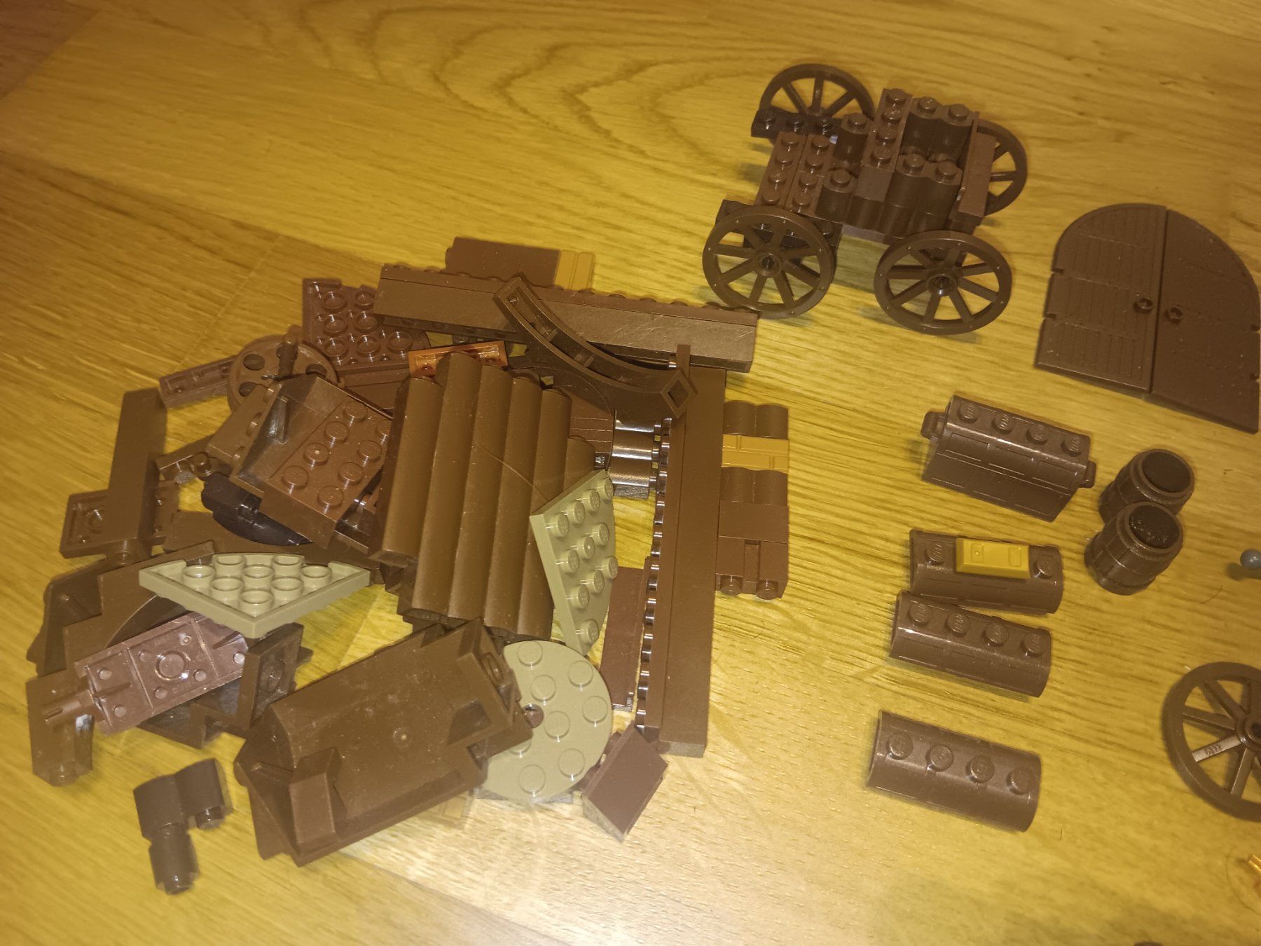 Lego Giocattoli: Versch. Braune Lego Ritterburg  Teile – Usato da Gelterkinden venduto da ram_5vkp 2