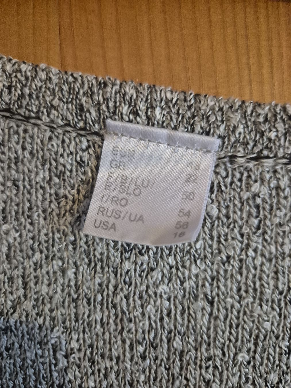 Maglioni & Felpe: Damen Pullover, grau meliert mit Knöpfen, Gr. 48 – Usato da Mürren venduto da daniela_sch_96 1