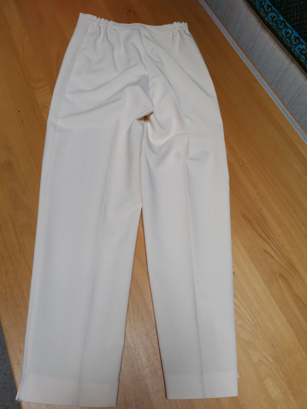 Pantalons: Damenhose beige – D'occasion à Seuzach par NaehdesignMirjam 7