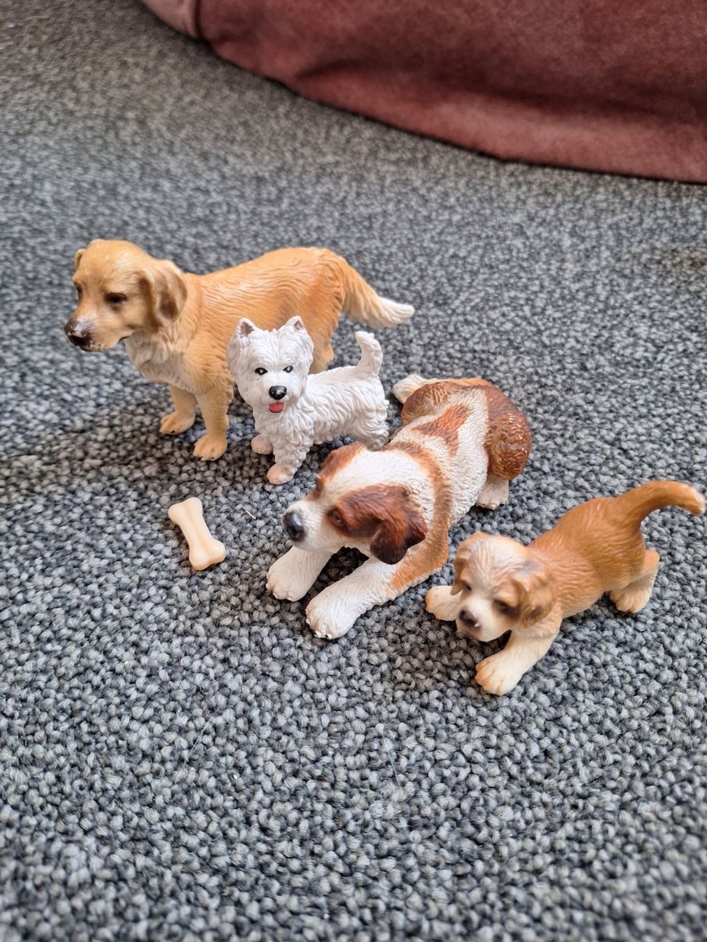 Schleich Spielzeuge: Schleich Hunde orginal mit Knochen – Gebraucht aus Honau von sams09