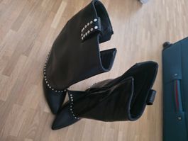 Schwarze Stiefel mit Nieten, Grösse 39, Top Zustand!