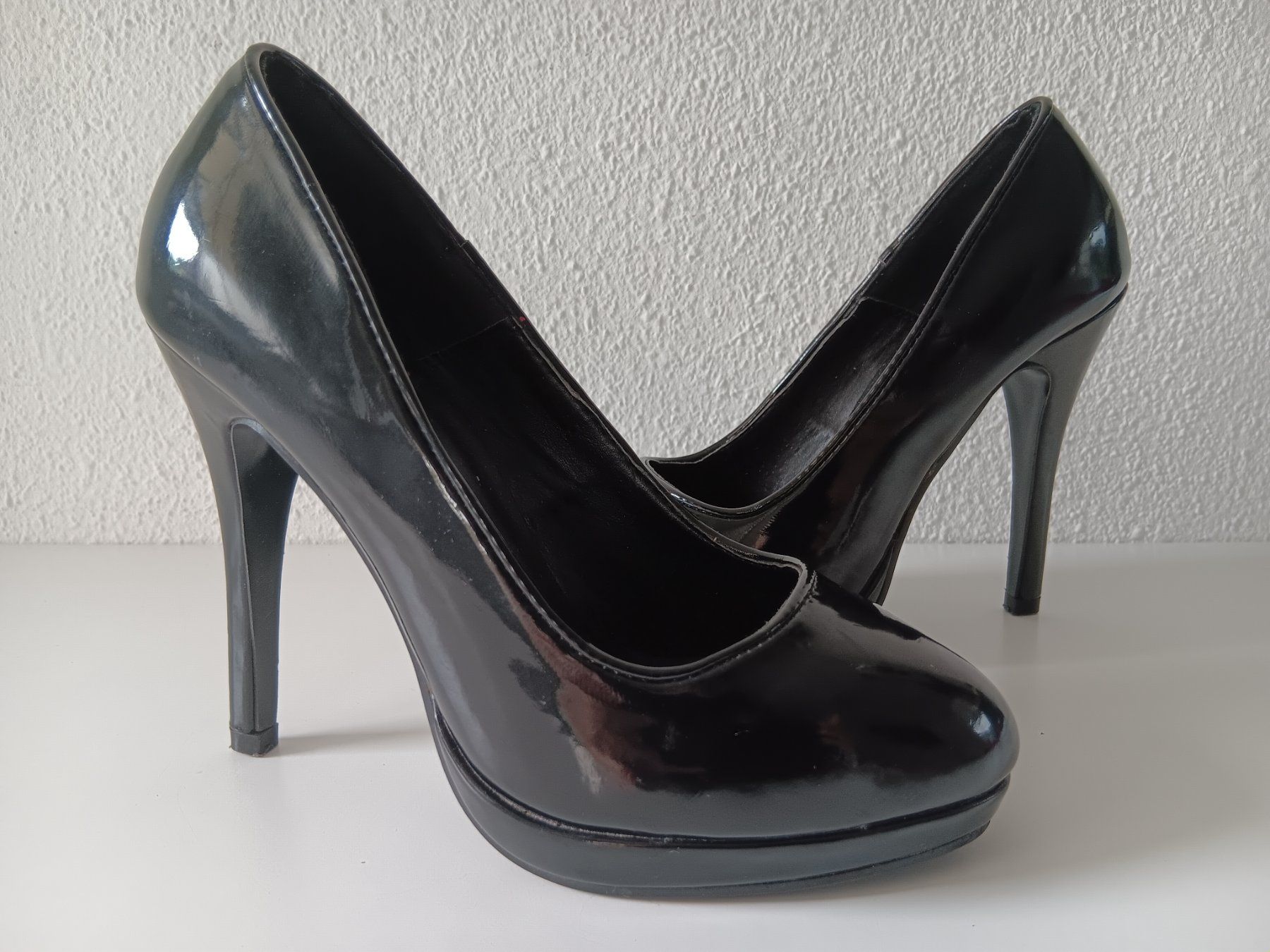 La Redoute Damenschuhe: REDOUTE CREATION Chaussures / Schuhe pointure / Nummer 35 – Gebraucht aus Cossonay-ville von Super-Price-Quality