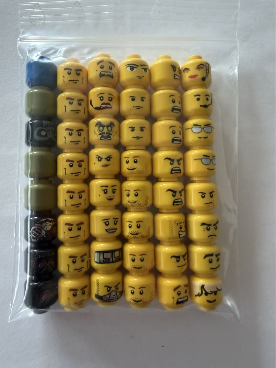 Lego Giocattoli: Lego Minifiguren Köpfe, Mix, 48 Stück  – Usato da Rheinfelden venduto da zim_2hqc
