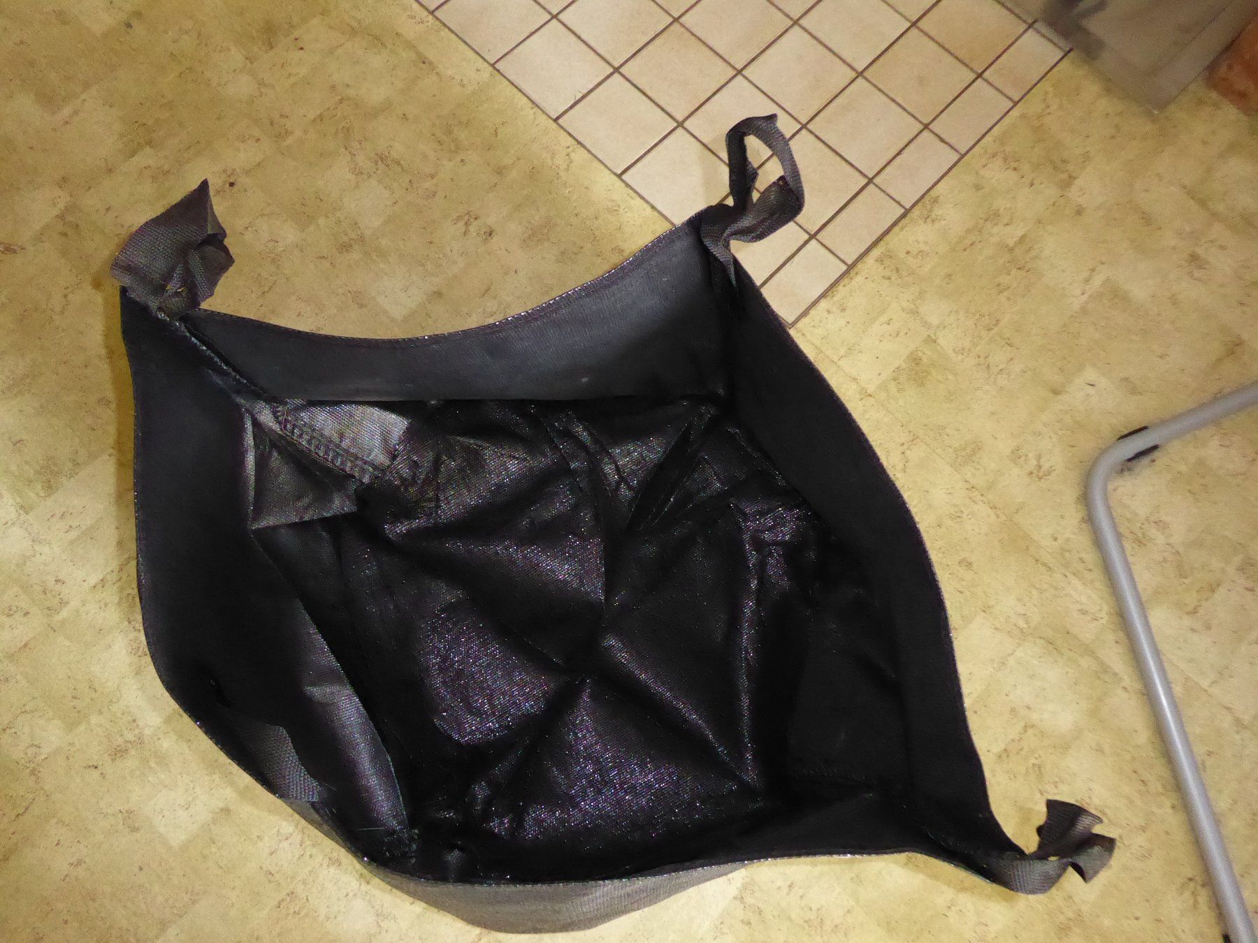 Vasi per fiori: Pflanz-Sack sehr stabil 140L – Nuovo e nell'imballaggio originale da Ennetbühl venduto da VPHS 1