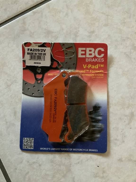 Alle Motorradersatzteile: EBC FA209/2V Semi-Sintered Front Brake Pads – Neu und originalverpackt aus Gordola von Mirkus