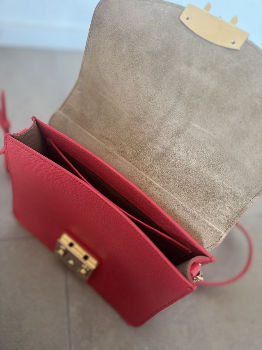 Furla Taschen für Damen: Furla Metropolis S Crossbody – Neu (gemäss Beschreibung) aus Hagenbuch ZH von sta_wtg5 1