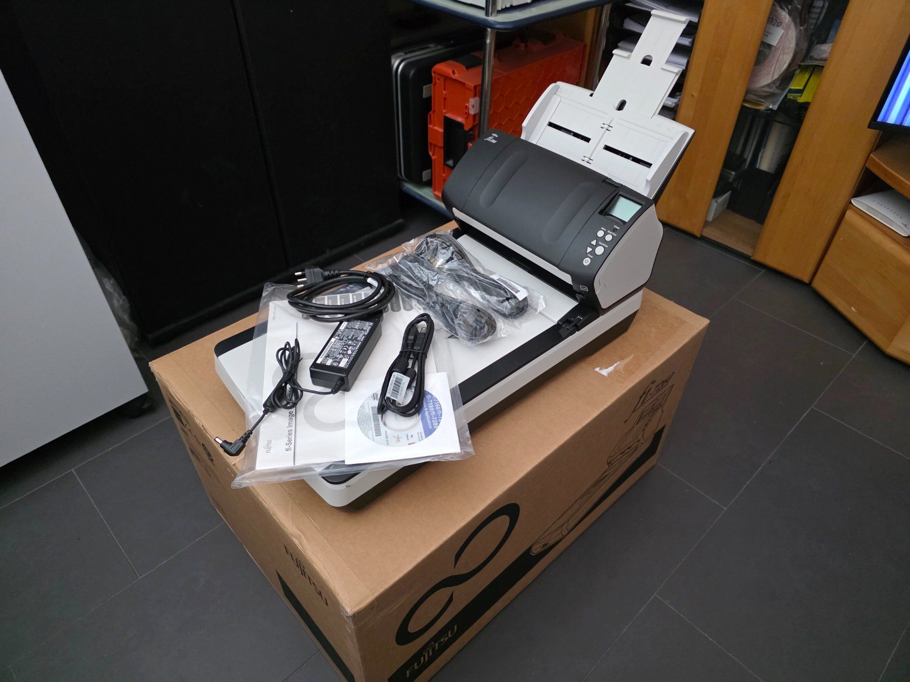 Fujitsu Scanner: Dokumenten & Image Scanner Fujitsu fi-7260 ADF & Flachbett – Gebraucht aus Safenwil von gudda 1