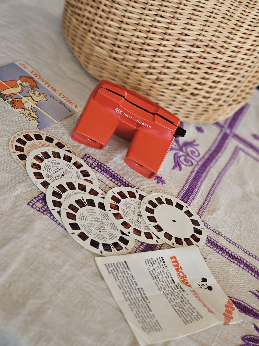 View-master Giocattoli: GAF View-Master rot mit Bildscheiben gebraucht – Usato da Niederrohrdorf venduto da DieBuechersammlerin