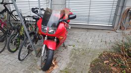 Honda VFR 750 Rot