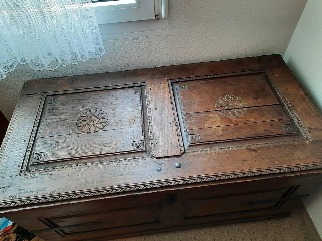 Cassapanche: Alte Antike Truhe – Usato da Mellingen venduto da fiore888