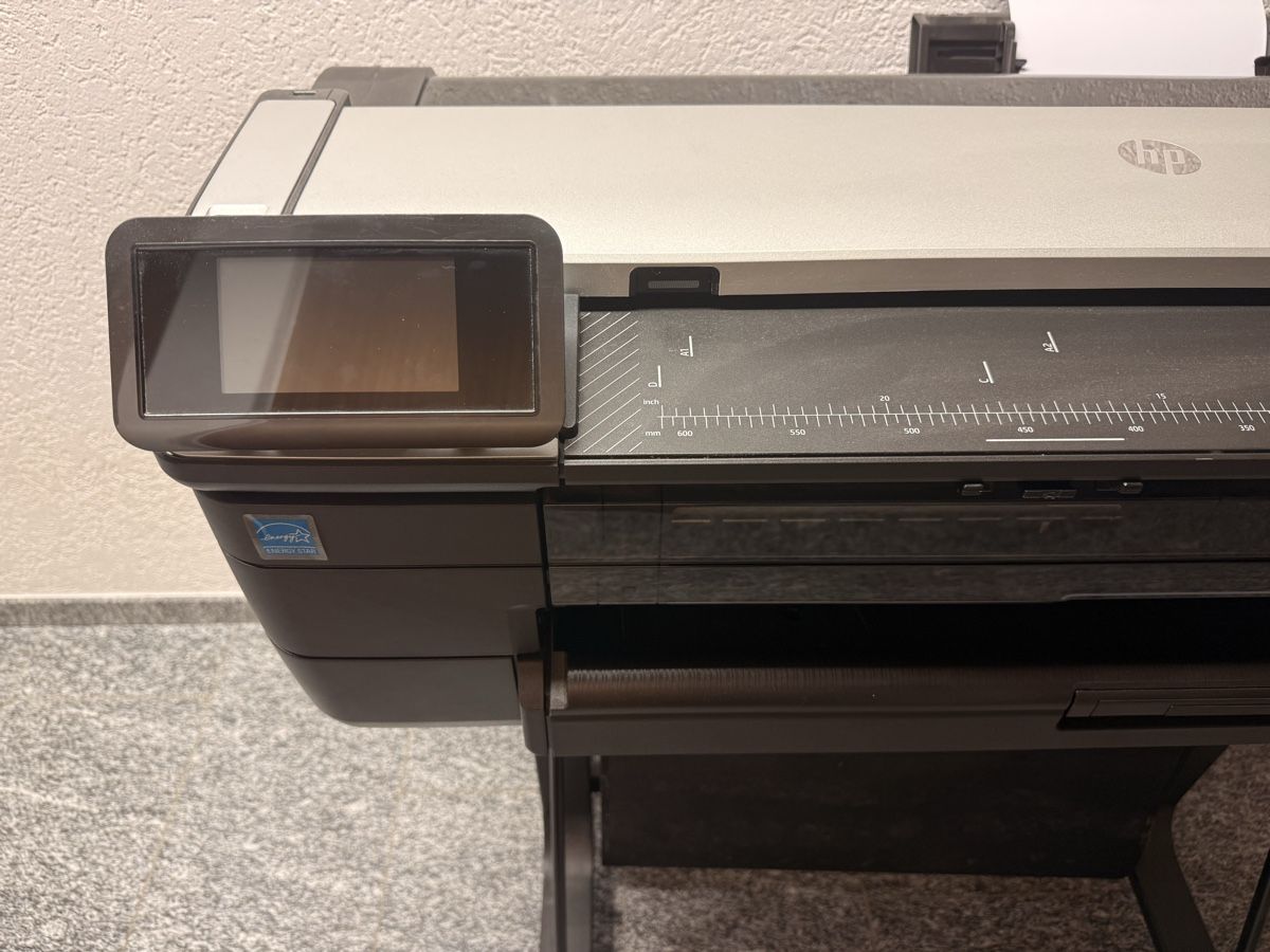 Hewlett Packard Stampanti: HP Designjet T830 Scan Plotter wie neu – Usato da Bern venduto da Xtr3me 5