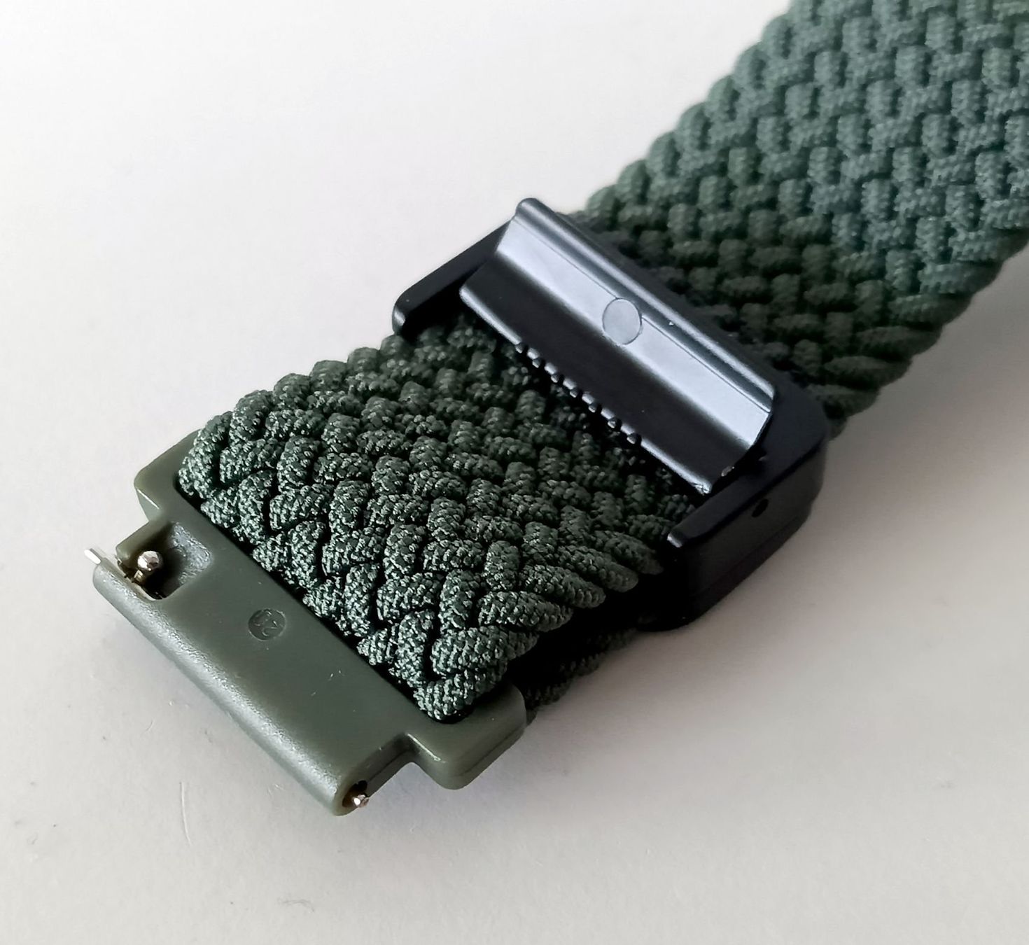 Bracciali & Braccialetti: Nr240 Textil Uhrenband geflochten elastisch 20mm grün – Nuovo (secondo la descrizione) da Teufen ZH venduto da bee50two 2