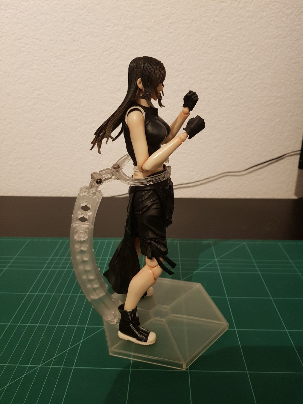 Statuette: Play Arts Action Figure Tifa Lockhart – Usato da Niedergösgen venduto da Kamui8 3