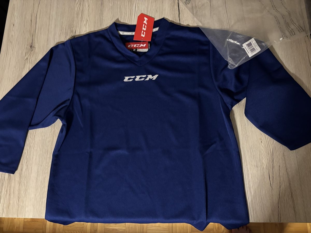 Ccm Survêtements: Ccm Training Trikot Junior s/m – Neuf avec emballage d'origine à Sulgen par Barbapapa69