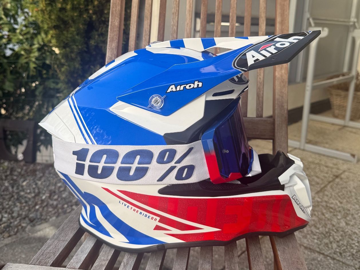 Airoh Caschi & visiere: TOP Airoh Helm mit 100% Brille Motorradhelm – Usato da Würenlos venduto da Ticketpalace 1