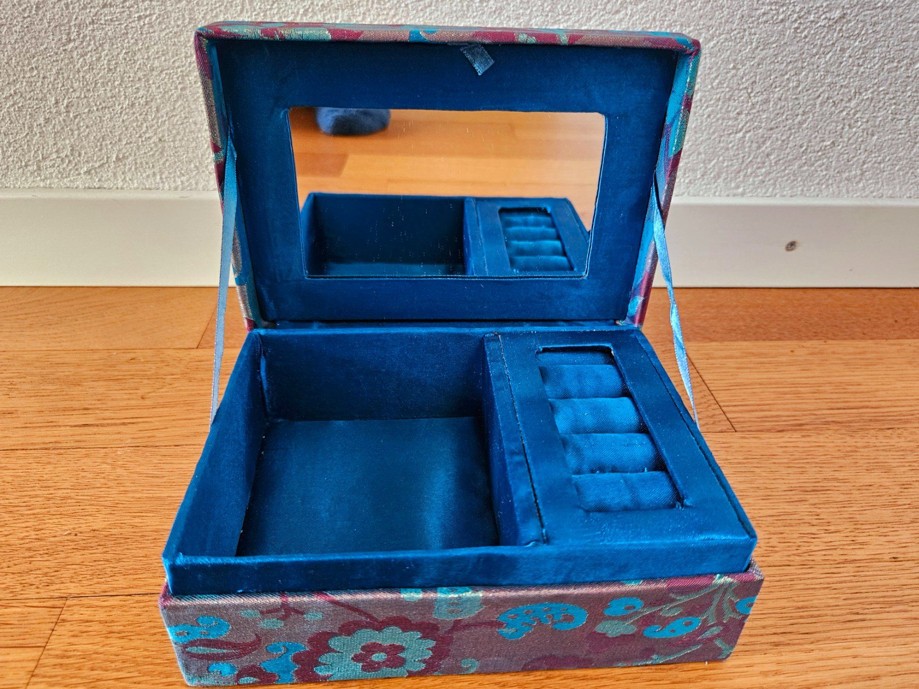 Tutte le decorazioni: Schmuckschatulle Schmuckdose Geschenkbox Dose Dekoration – Usato da Birmensdorf ZH venduto da Wendepunkt... 6