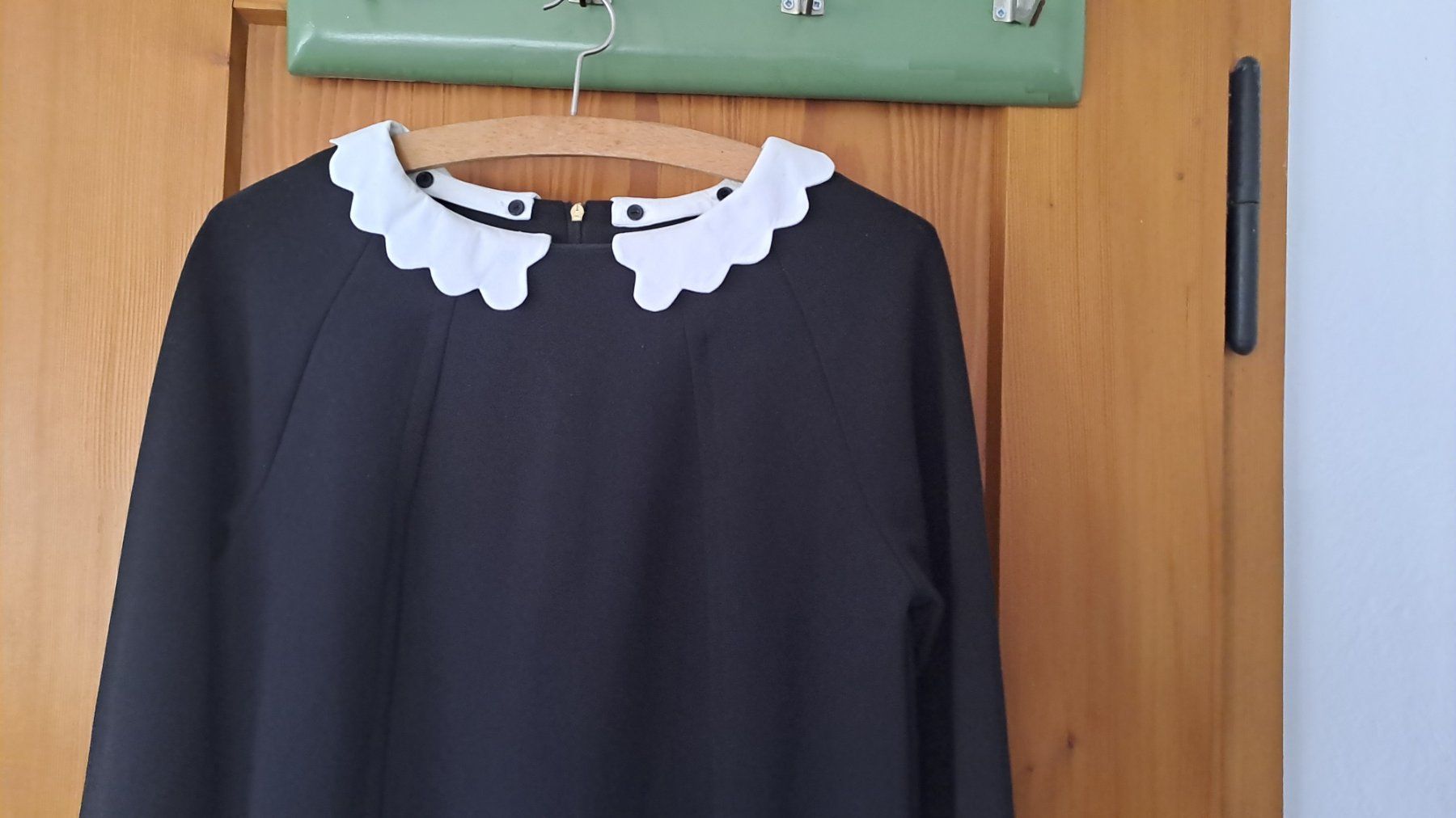 Vestiti: Kleid kurz 60ies schwarz – Usato da Engelberg venduto da ollinseaotter 1