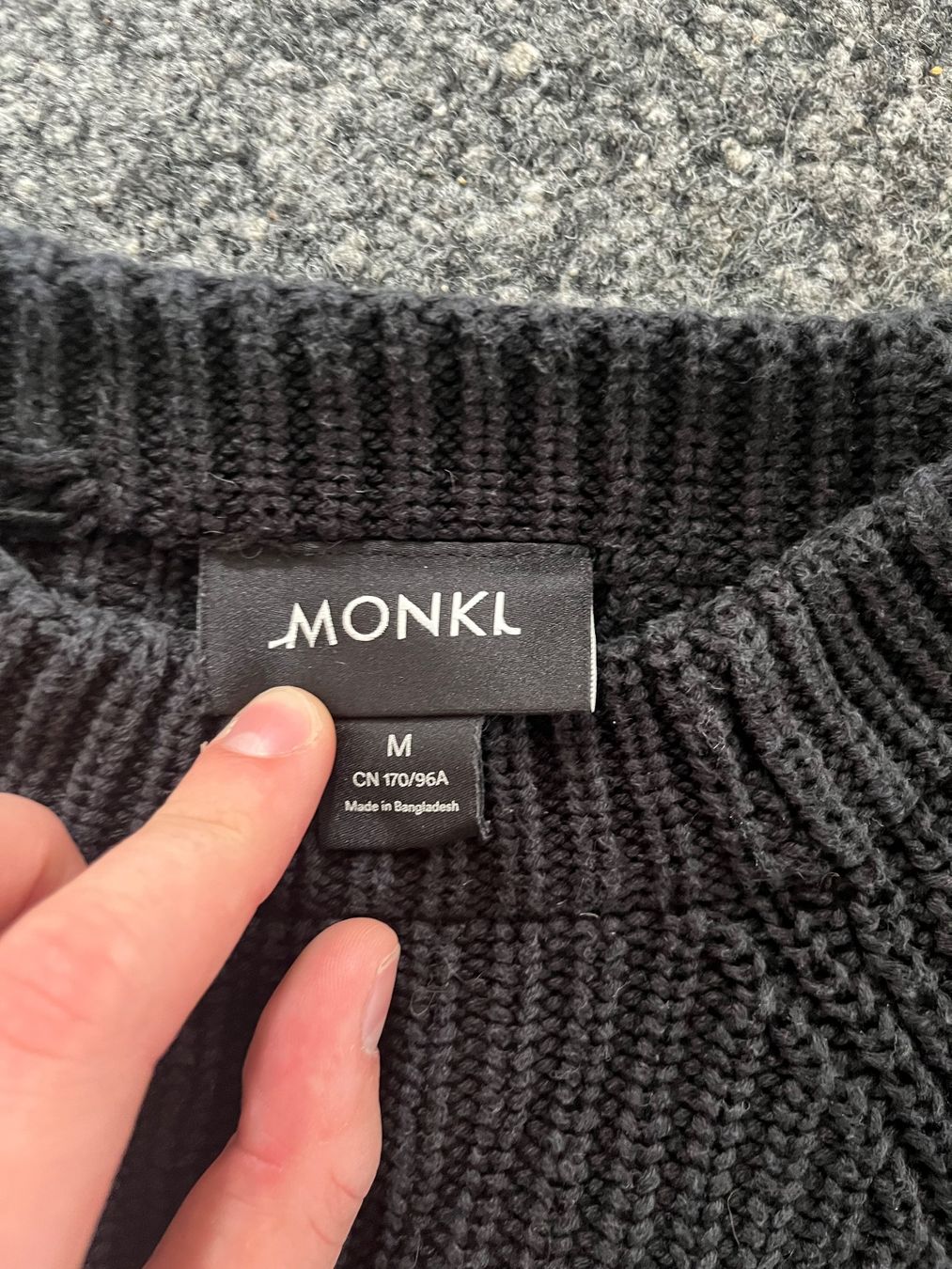 Monki Pulls & Sweat-shirts: Damen Strickpullover schwarz – D'occasion à Winterthur par ali11yah 1
