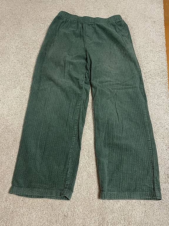 Pantaloni: Grüne Baggy Hosen – Usato da Weisslingen venduto da Fiorellin7