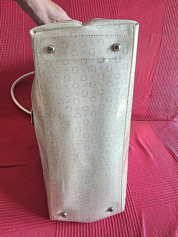 Guess Taschen für Damen: Guess Handtasche Large ungetragen – Gebraucht aus Dietikon von natigi 4