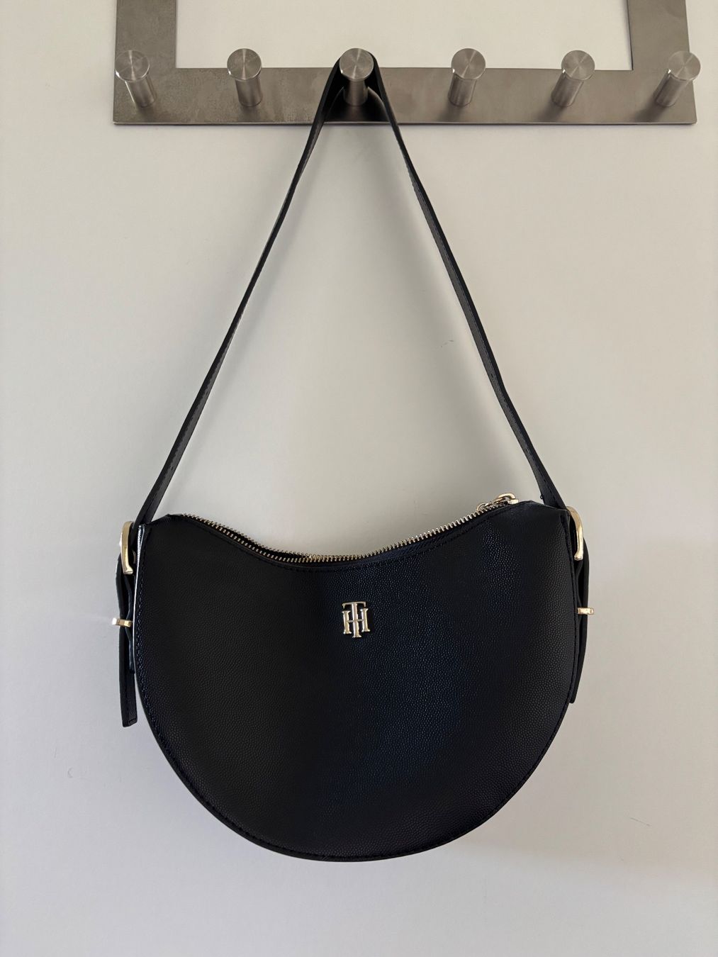 Tommy Hilfiger Borse da donna: Tommy Hilfiger Schultertasche – Usato da Büsserach venduto da vimeco.43