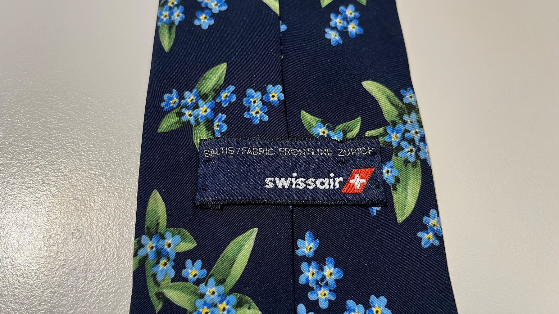 Cravatte: Swissair-Krawatte – Usato da Aarau venduto da Gipfelstuermer 1
