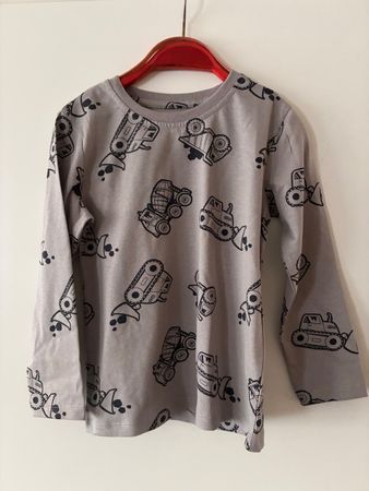 Schönes Langarmshirt Gr. 110, Neu