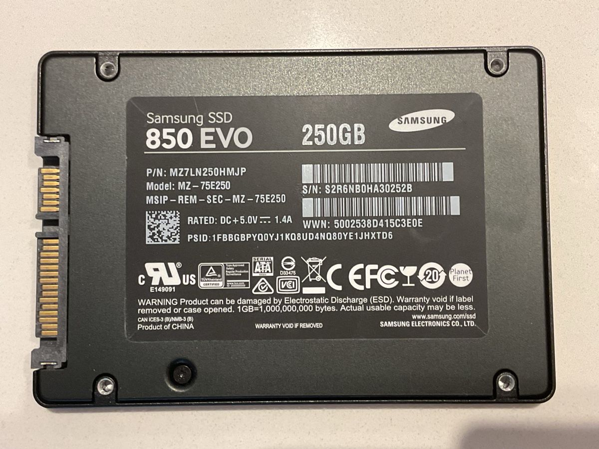 Samsung Dischi rigidi: Samsung SSD 850 EVO 250GB – Usato da Wettswil venduto da Venice3 1