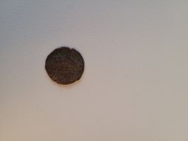 Uralte Bronzenmünze 1.78 gr.
