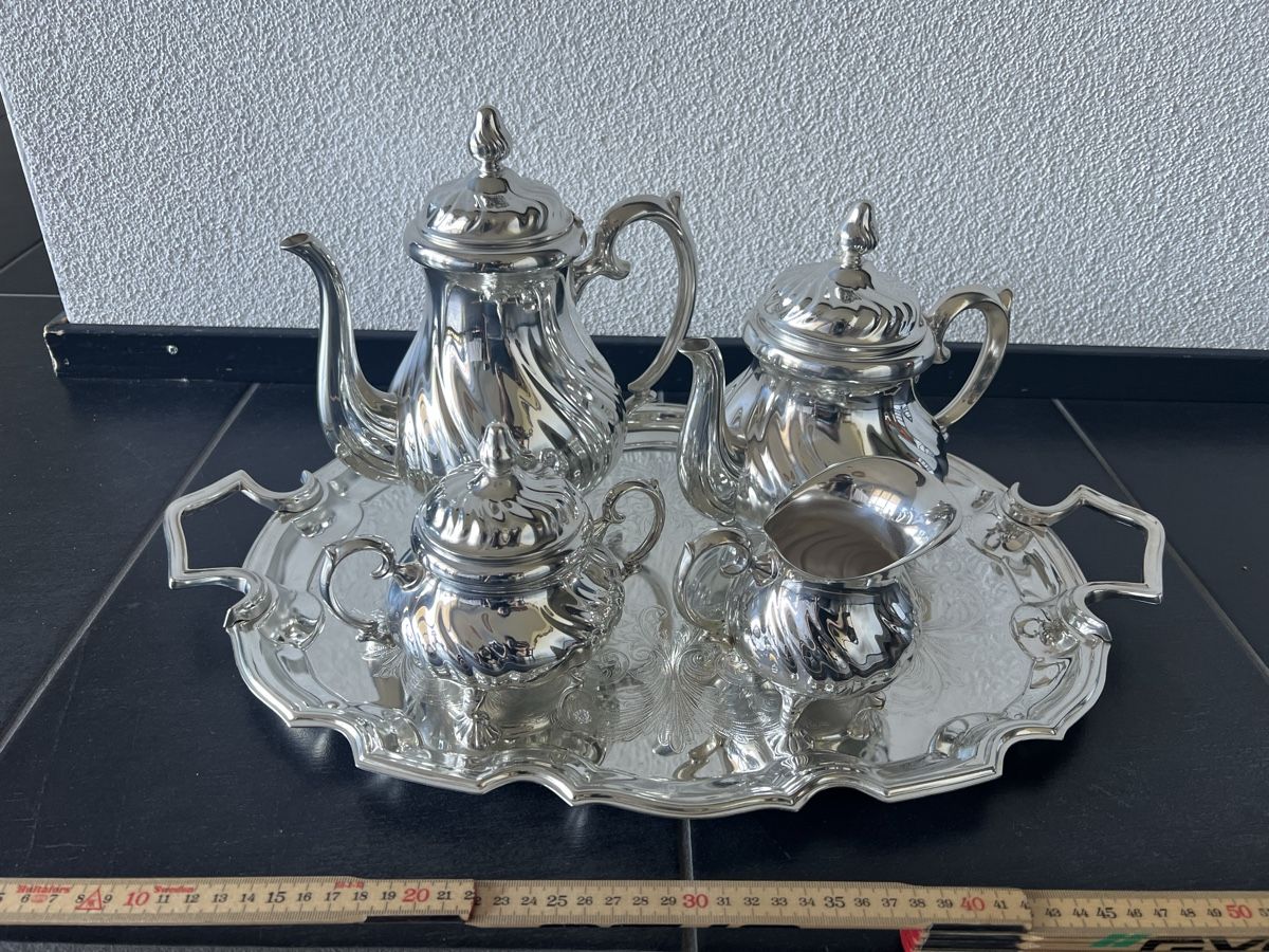 Set di piatti: Alpacca Tee-/Kaffeeservice, versilbert, vintage, komplett – Usato da Perlen venduto da Chregle1