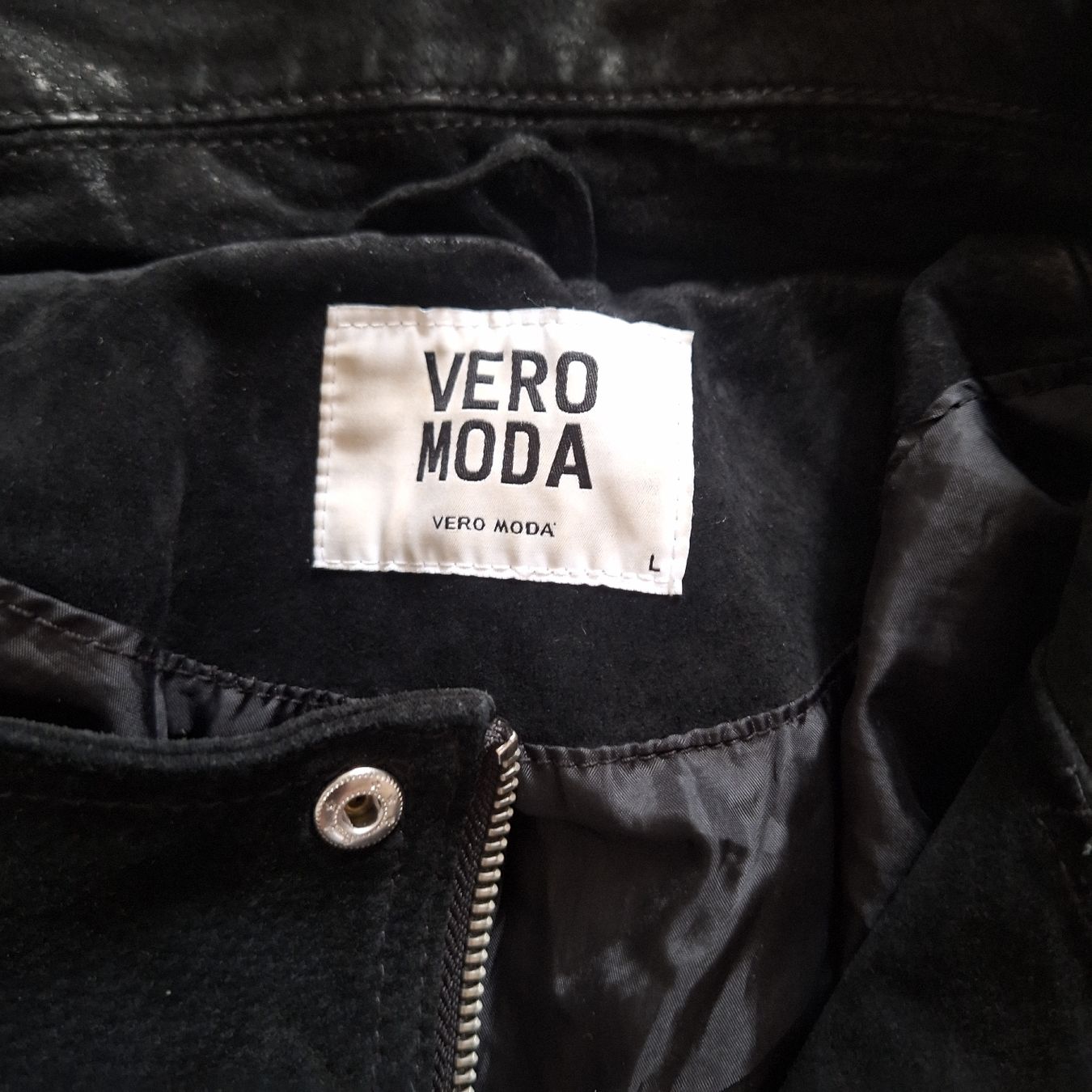 Giacche: Vero Moda Wildlederjacke, schwarz, Grösse L – Usato da Aeugstertal venduto da firefly33 1