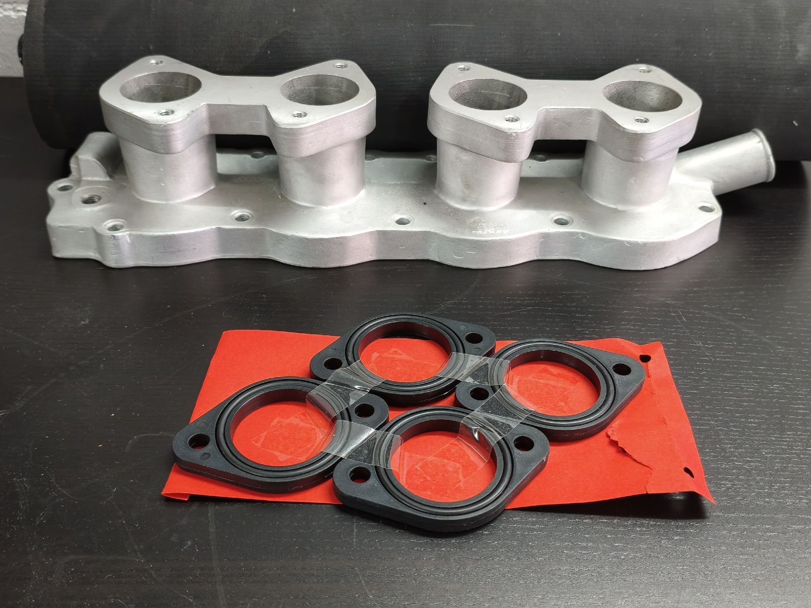 Alfa Romeo Tutti pezzi di ricambio auto: Vergaser Ansaugbrücke Alfa 75 TS – Nuovo (secondo la descrizione) da Dintikon venduto da Eru 5