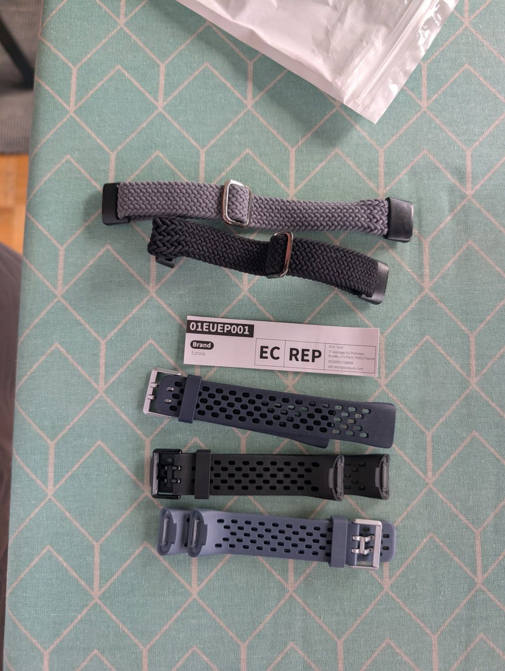Fitbit Smartwatch: vends Fitbit charge 6 neuf – Nuovo e nell'imballaggio originale da Genève venduto da jer_tj5r 2