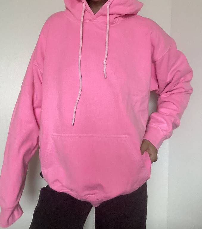 Maglioni & Felpe: Pinker Hoodie with back print oversized fit – Usato da Basel venduto da AnninaD97 1