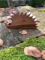 Igel aus Nussbaum