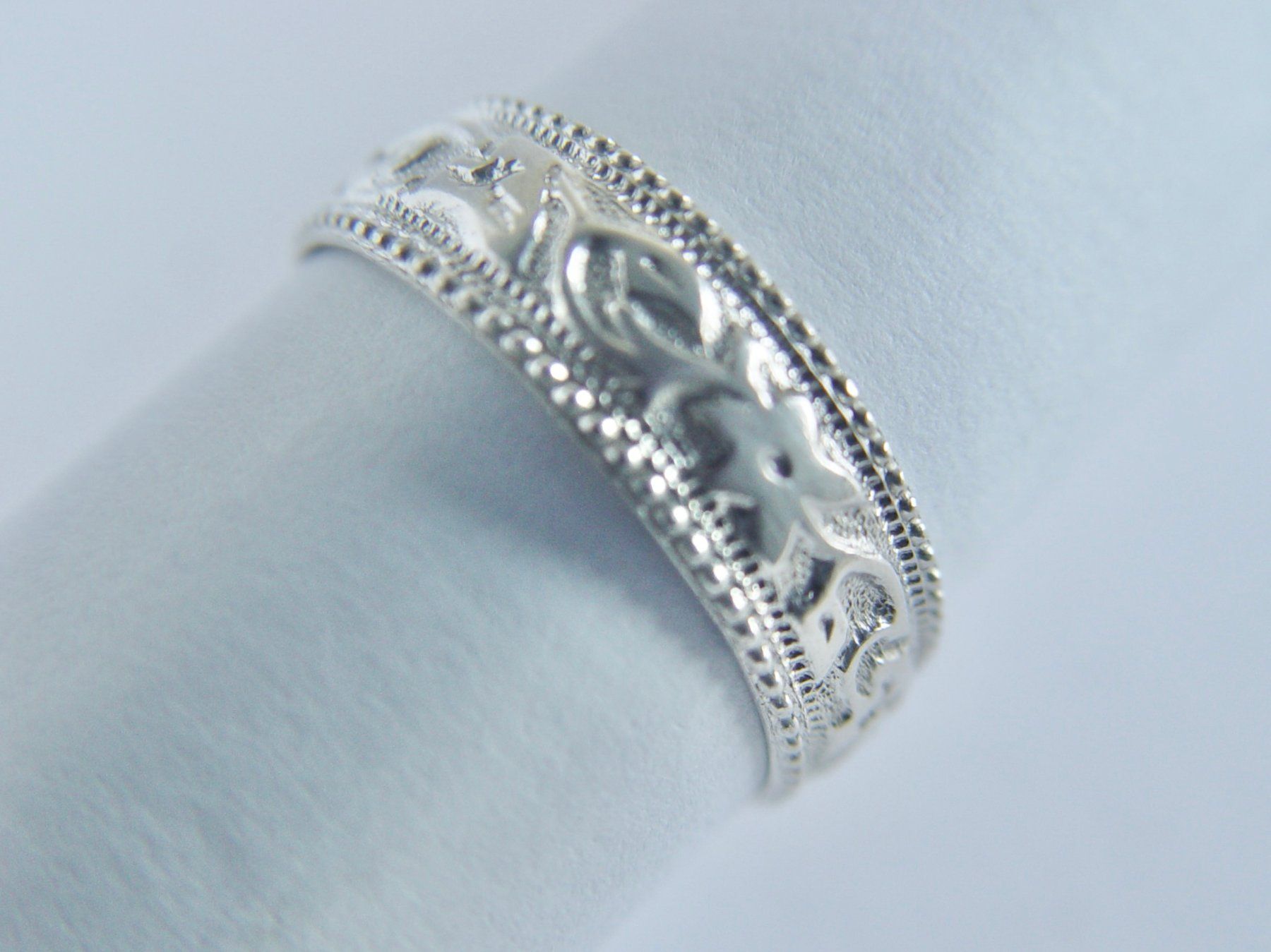 Anelli: Silberring mit Blumen Muster, Silber 925 – Usato da Henggart venduto da gernli
