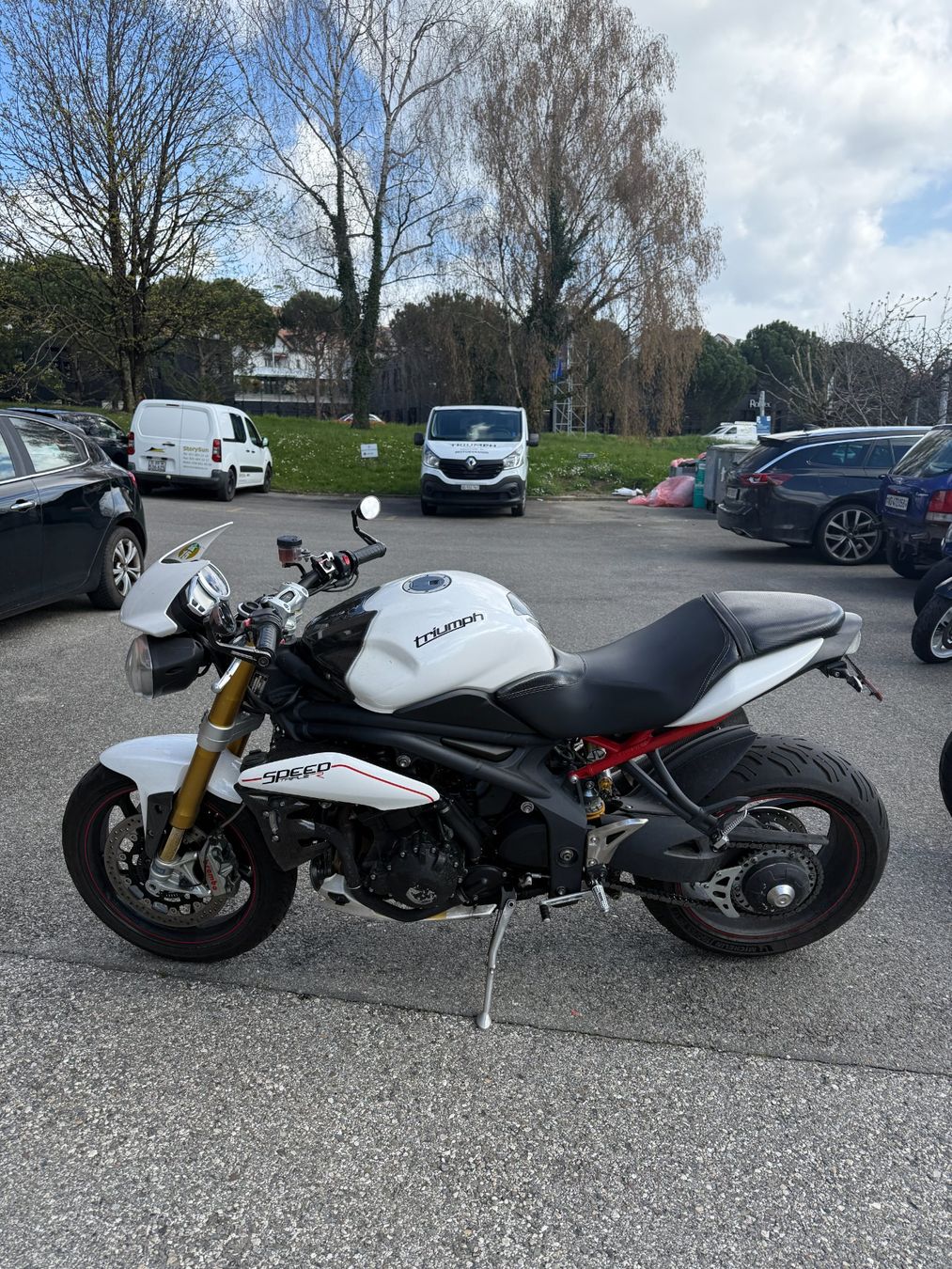 Triumph Strada: Triumph Speed Triple 1050 R – Usato da Crissier venduto da ipone74 1