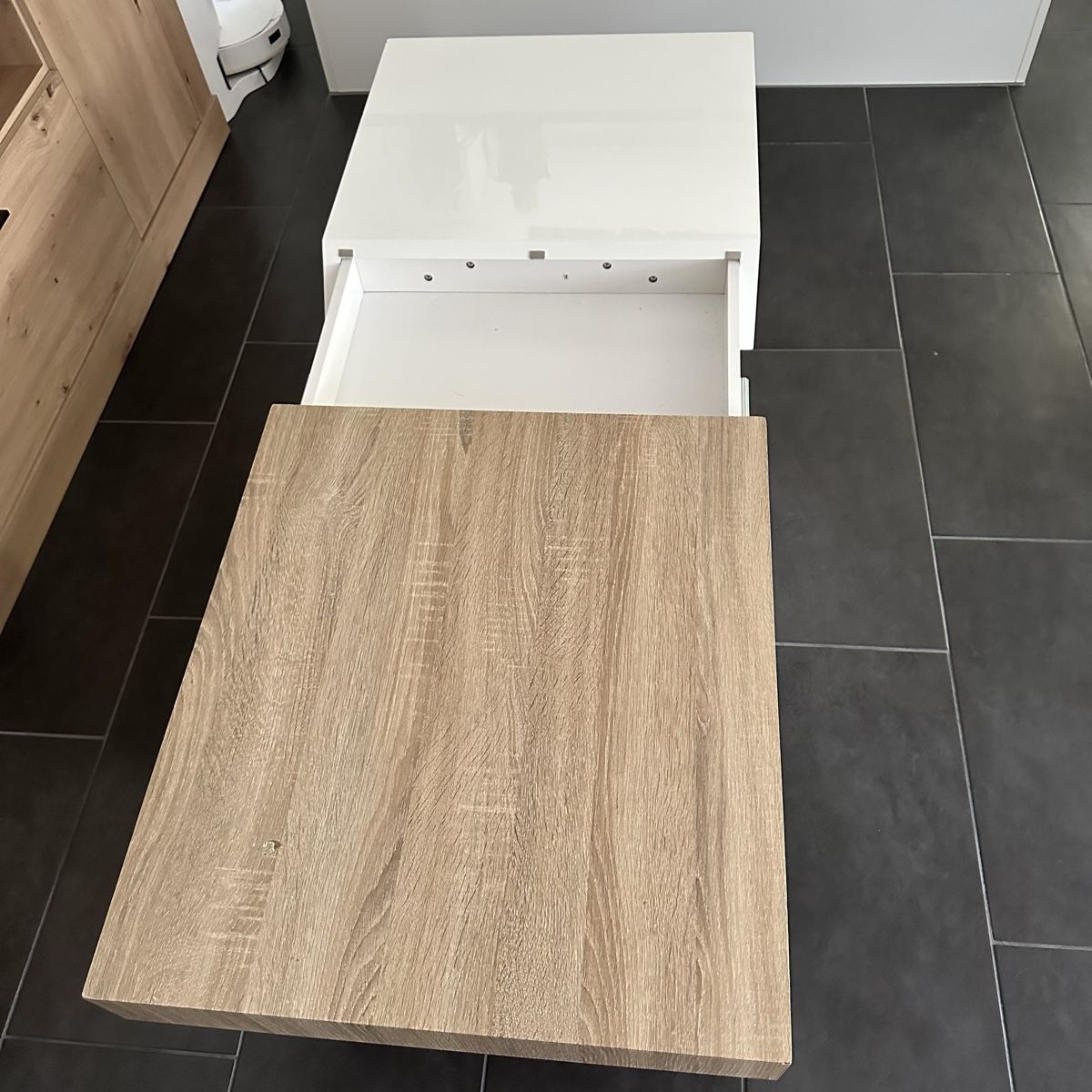 Tische: Moderner Couchtisch mit Schublade, Holz/Weiss! – Gebraucht aus Domat/Ems von gego26 2