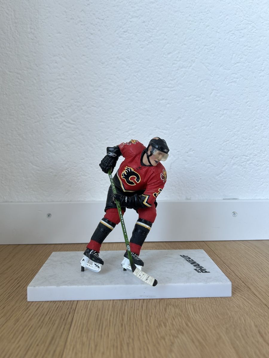Statuette: Eishockey Figur McFarlane Dion Phaneuf Calgary Flames – Usato da Köniz venduto da Olivier_S.