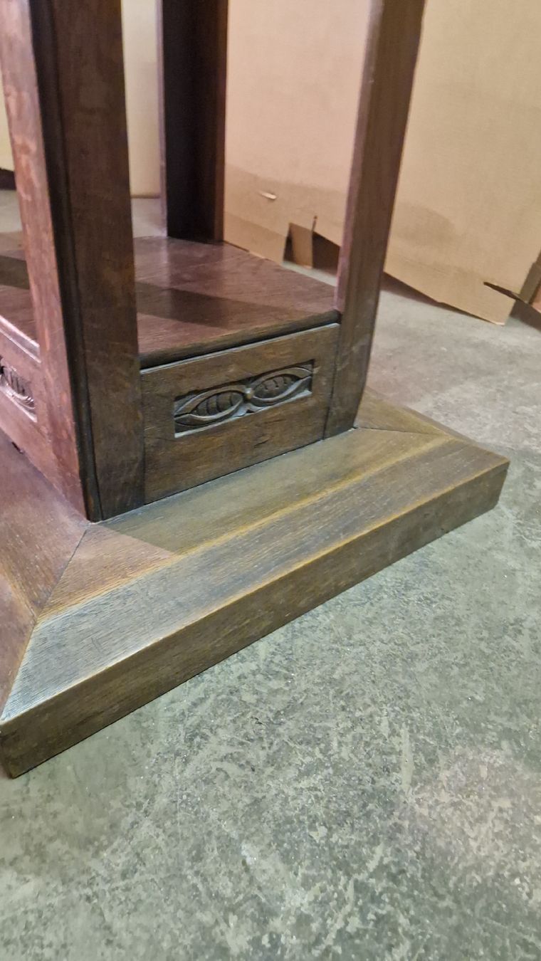 Tables: Holztisch mit Sockel  – D'occasion à Zürich par anna.caterina 1