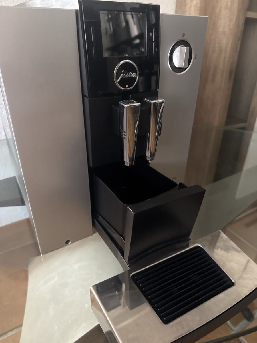 Jura Macchine per caffè & Macchine per espresso: Machine a cafe Jura F85 – Usato da Soyhières venduto da Jura22 1
