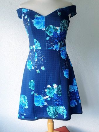 PINKO KLEID DRESS S 36 590 chf Top zu JACKE PUMPS MANTEL