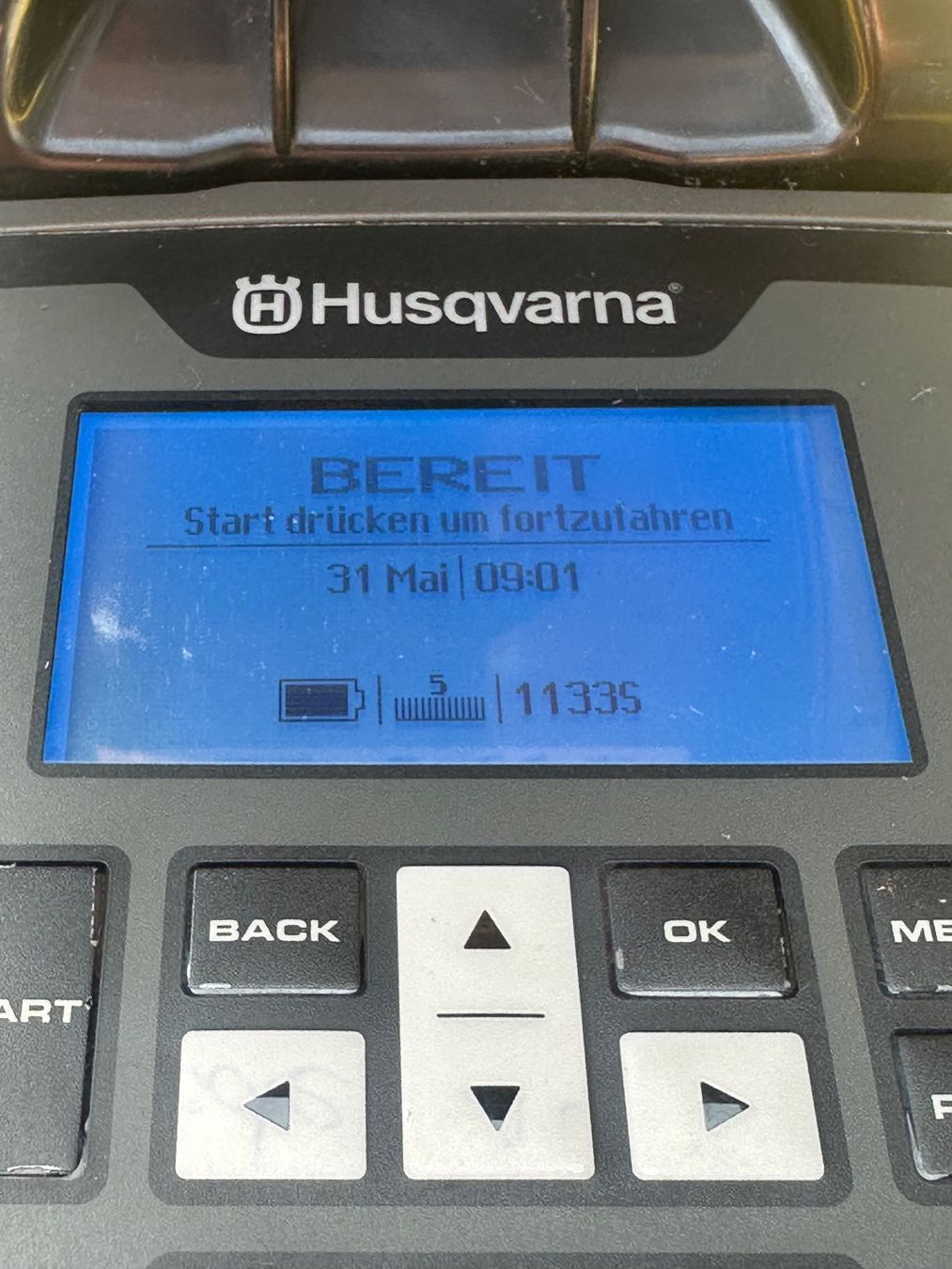 Husqvarna Tagliaerba: Rasenroboter Husqvarna 320 nur 1133 Std – Usato da Schöftland venduto da lazer04 5