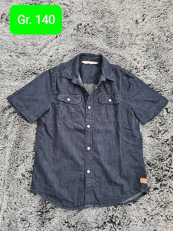 Hemden, T-Shirts & Polos: Jeanshemd Kurzarm Gr. 140 Top Zustand – Gebraucht aus Widnau von KleineHonigblume