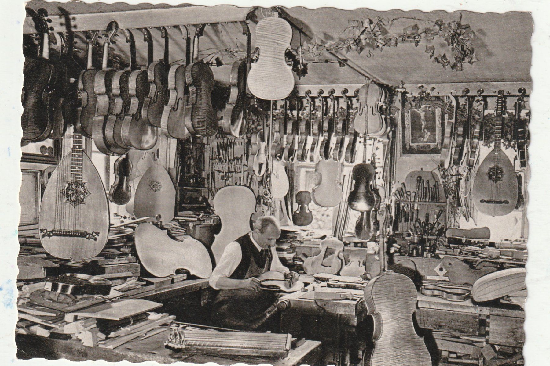 Cartes postales: Geigenbauer – D'occasion à Lumbrein par made02
