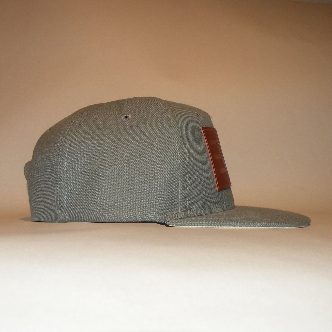 Copricapi, berretti & cappellini: Snapback von We Are V – Nuovo e nell'imballaggio originale da Schüpfheim venduto da WeAreV 1