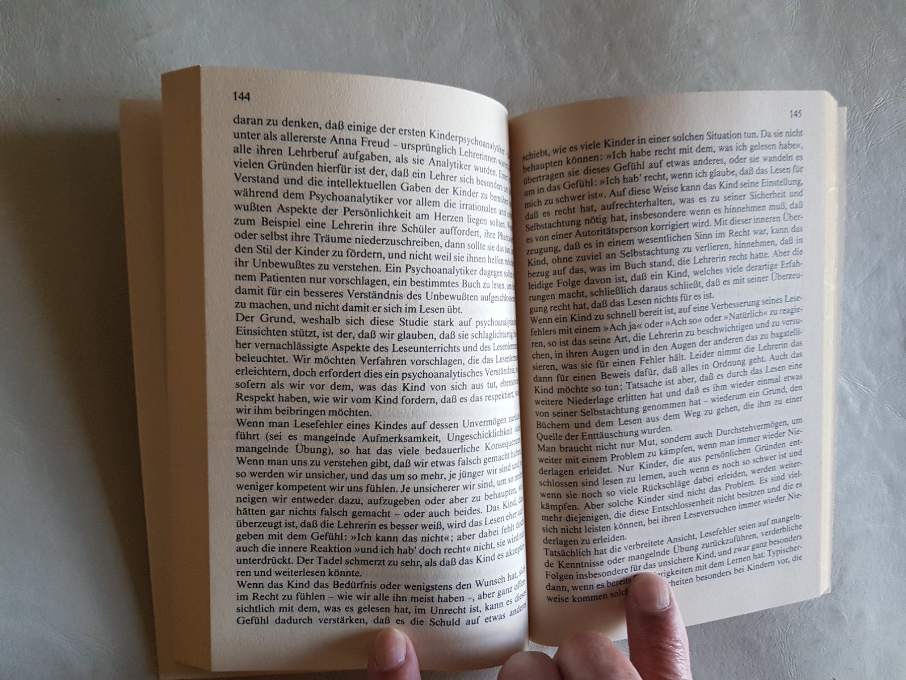 Libri: Bruno Bettelheim - Kinder brauchen Bücher - 1982 – Usato da Walterswil BE venduto da Lonitti 5
