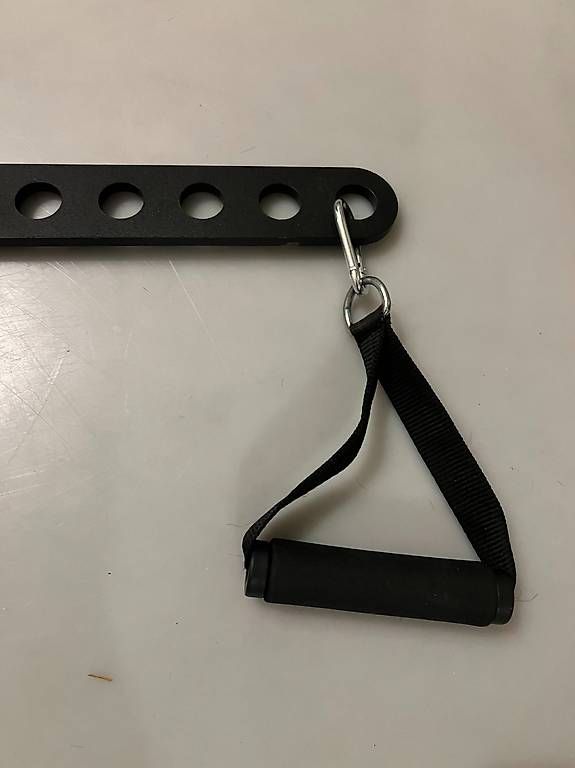Hometrainer: Multihook Bar mit 2 Einzelhandgriffen Latzug / Rudern – Usato da Arlesheim venduto da SKA_4144 1